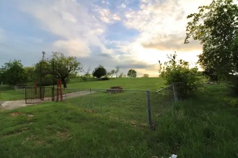 Residential Land in Dallas, TX