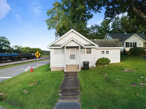 Office Building on Corner Lot