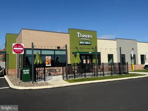 New Panera Bread NNN Lease