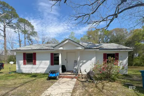 Income Producing Triplex on Acreage