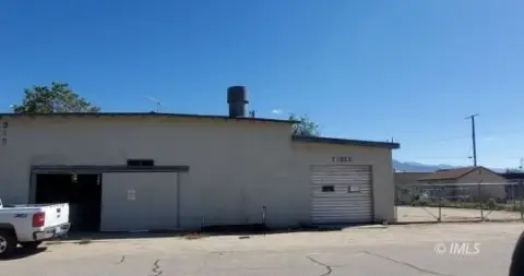 Former Mechanic Shop with Loft