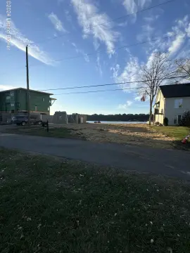 Riverfront Lot in Prospect, KY