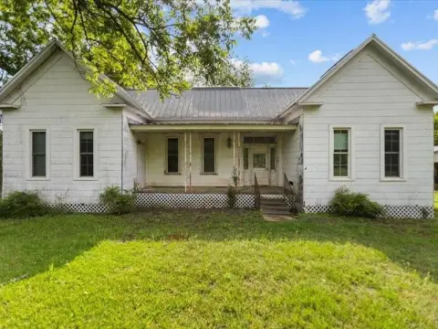 Victorian Home with Workshop, Palestine