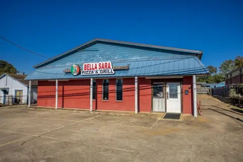 Commercial Property on Highway 79