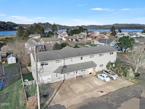 Waldport 5-Plex Near Bay Front