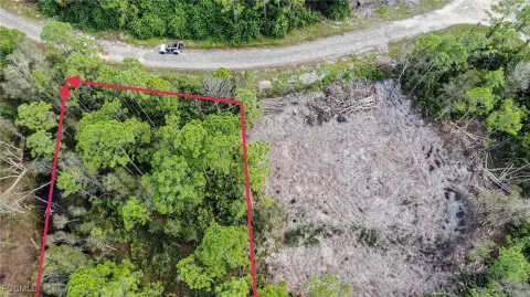 Oversized Lot With Duplex Potential