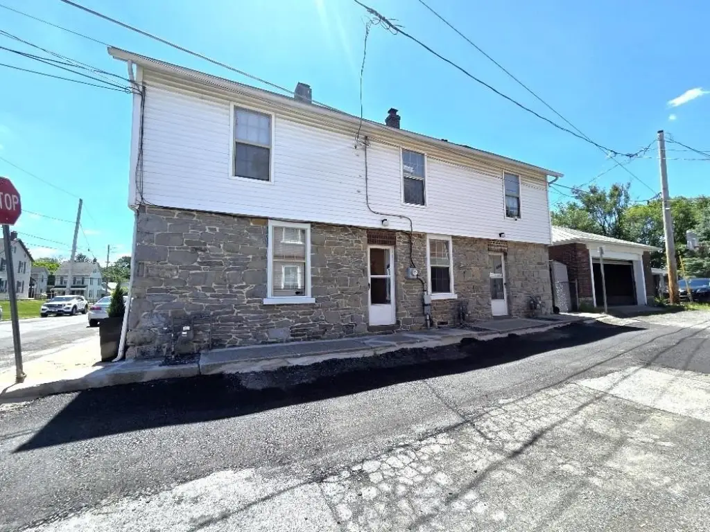 526-528 Pearl St, Catasauqua, PA 18032