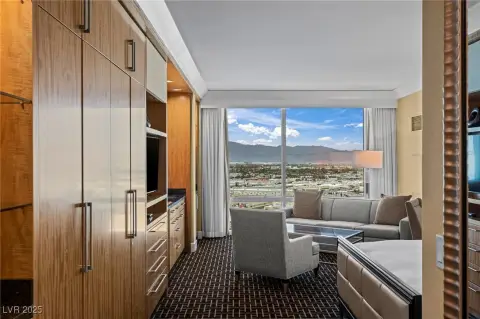 Las Vegas High-Rise Studio Suite