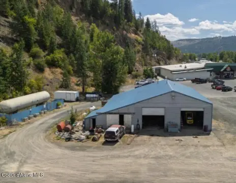 Commercial Warehouse with Retail Space