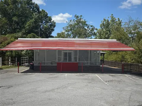 Retail Space in Growing Community