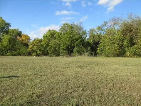 Residential Land Near Country Club