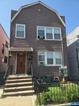 Duplex With Finished Walkout Basement