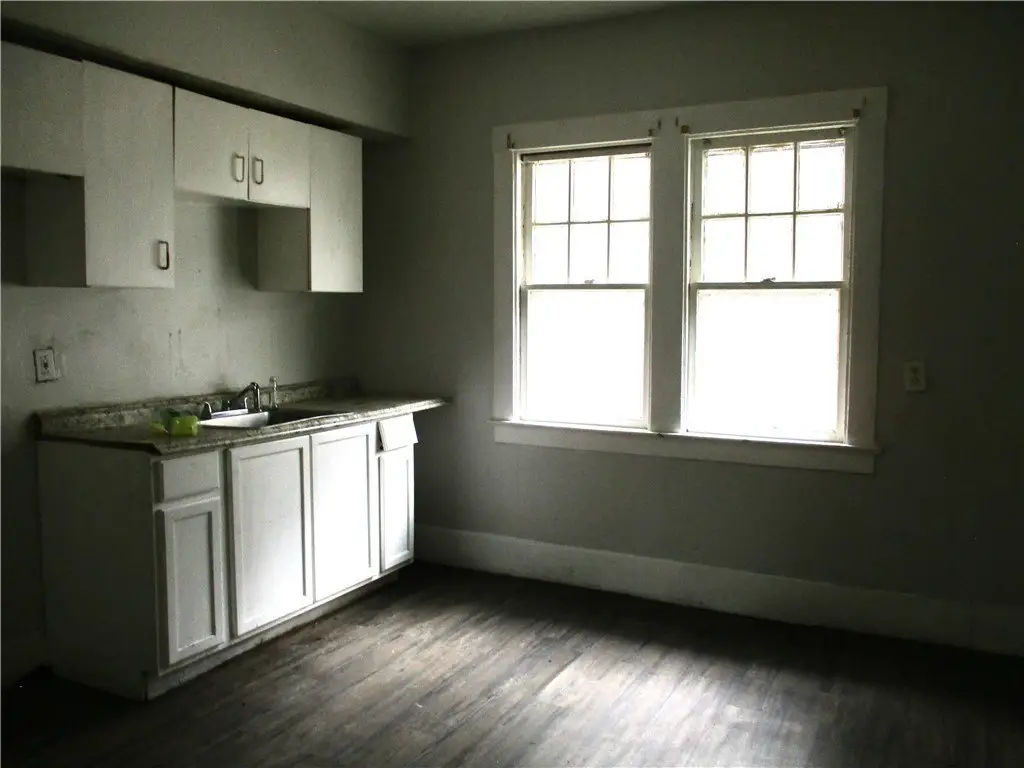 Picture 4