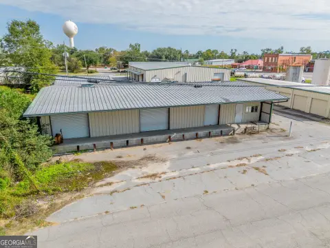 Versatile Commercial Property in Broxton