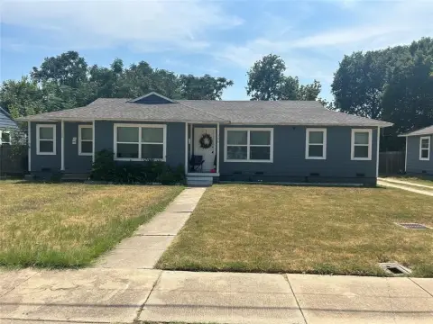Duplex with Spacious Backyard