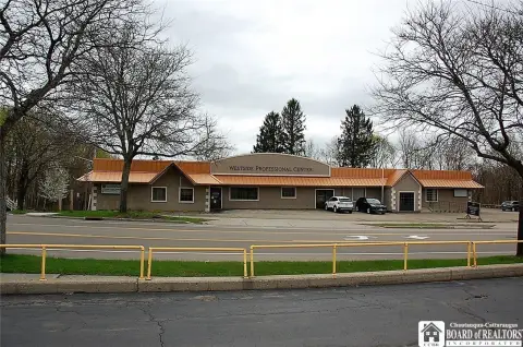 One-Story Multi-Tenant Office Building