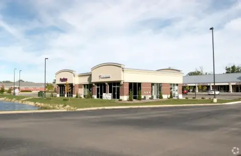 Grocery-Anchored Shopping Center Space