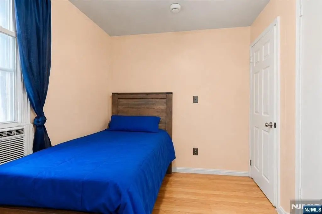 Picture 7
