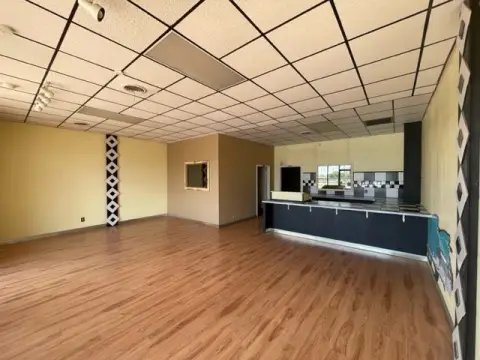 Retail Space in Shopping Center