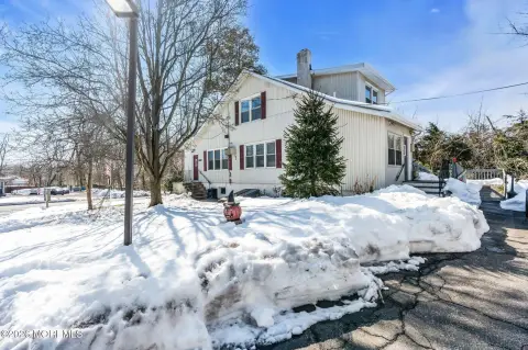 Matawan Retail Space For Rent