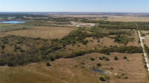 Unrestricted Land Near Mexia