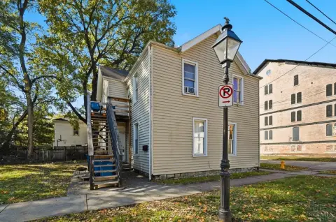 Spacious Duplex in Hamilton Historical