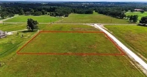 Spacious Land in Windy Lane Estates