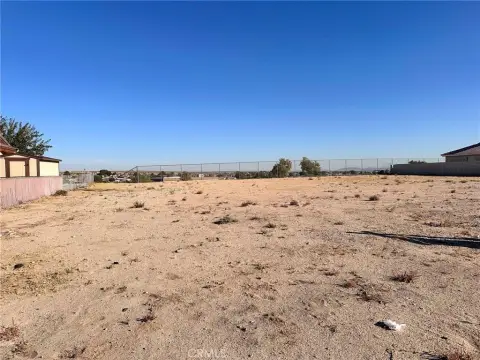 Residential Lot in Silver Lakes