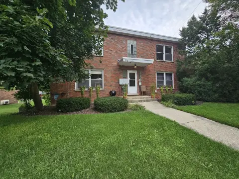Brick 5-Unit Apartment Building