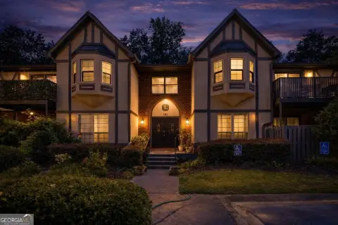 Spacious Condo in Sandy Springs