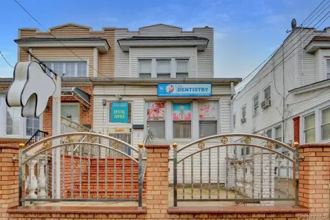 Richmond Hill Mixed-Use Office Building