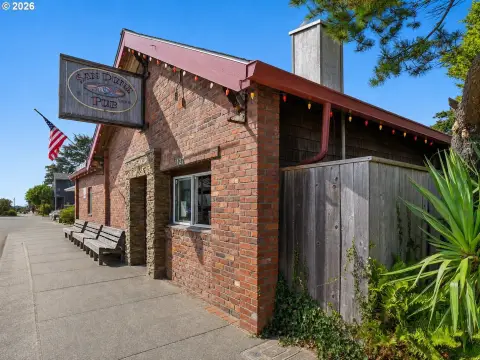Established Coastal Pub with Patio