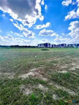 Commercial Land in Growing Area