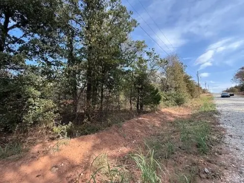 Acreage Lot in Noble, OK