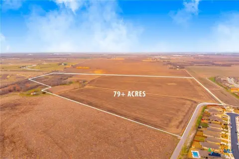 Unrestricted Acreage in High-Growth Corridor