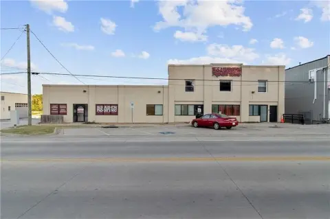 Versatile Mixed-Use Investment Opportunity
