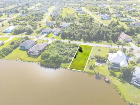 Waterfront Lot in Rotonda Lakes