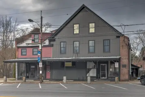 Winchester Commercial Building For Sale