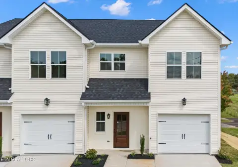 Upscale Duplex in Amazing Location