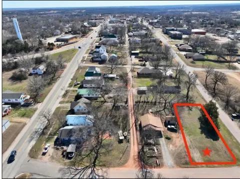 Commercial Lot in Chandler, OK