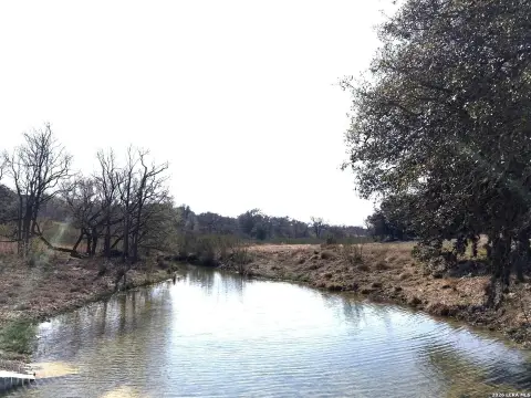 Hill Country Homesite with Oak Trees