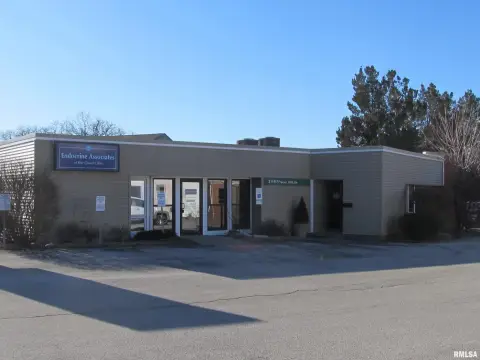 Bettendorf Commercial Space For Rent