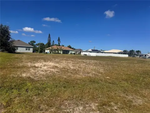 Residential Land in Cape Coral