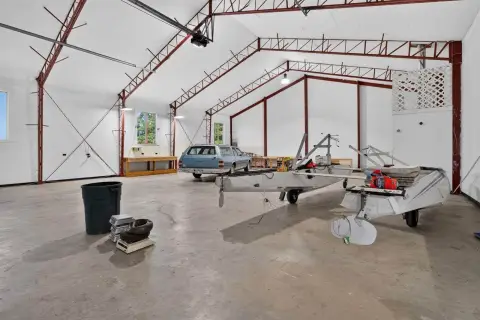 Flex Space with Overhead Door