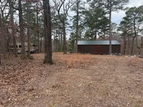 Unrestricted Land with Cabin, Peel