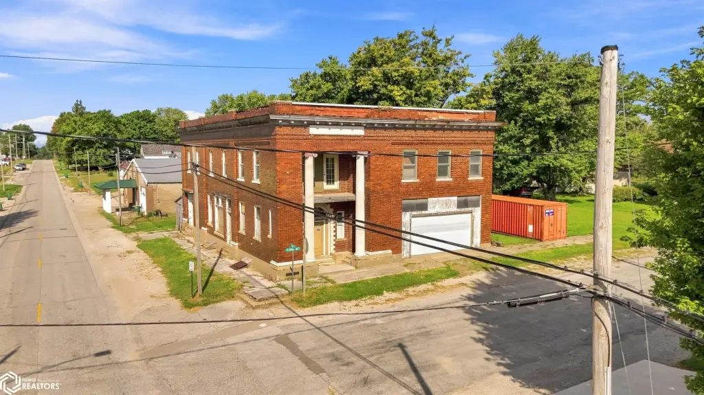 100 W Main St, Lockridge, IA 52635