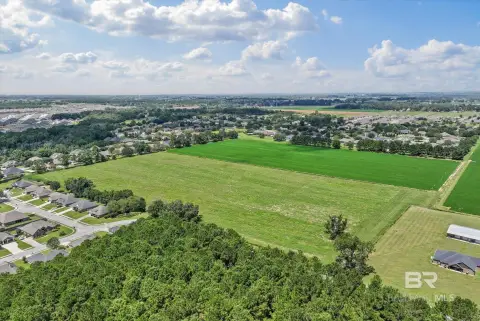 Spacious Land Parcel in Daphne