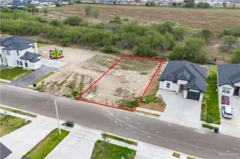 Residential Lot in Growing Subdivision