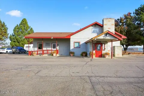 Sunnyside Commercial Property Opportunity