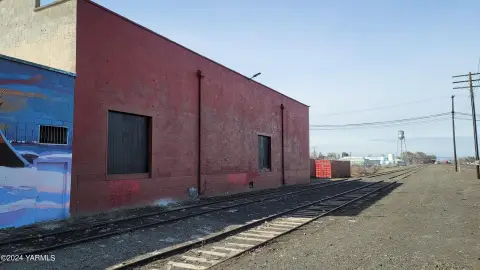 Toppenish Warehouse with Seller Financing